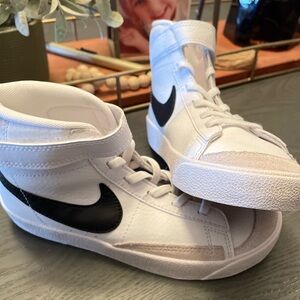 Nike Kids' Blazer Mid '77 Shoes